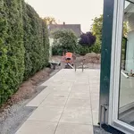 ATELIER-Gartenblick-Einfamilienhausgarten in organischen Formen